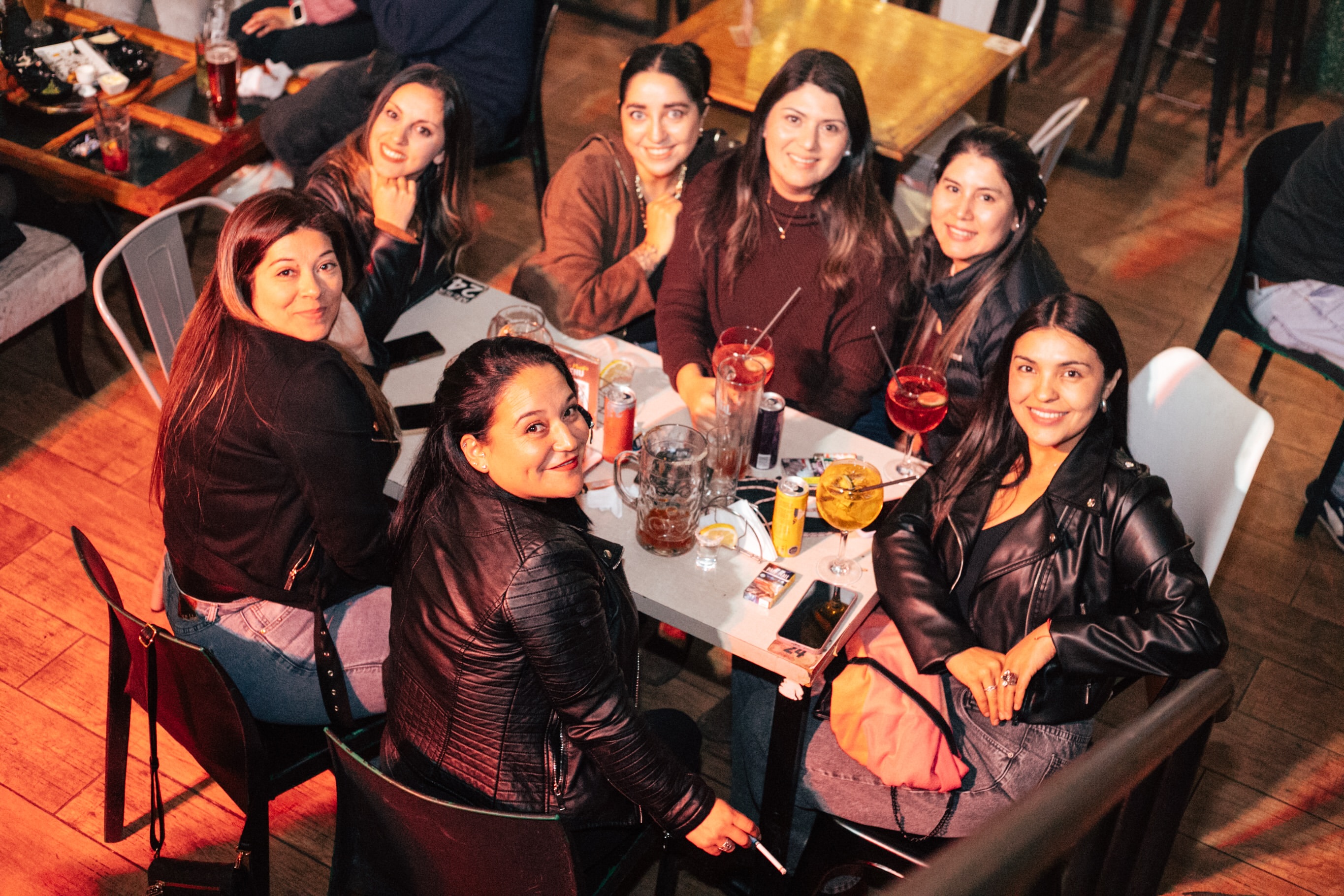 DEJAVU RESTOBAR